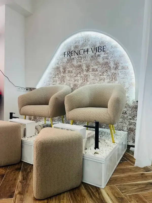 Photo corner at French Vibe salon in Gueliz